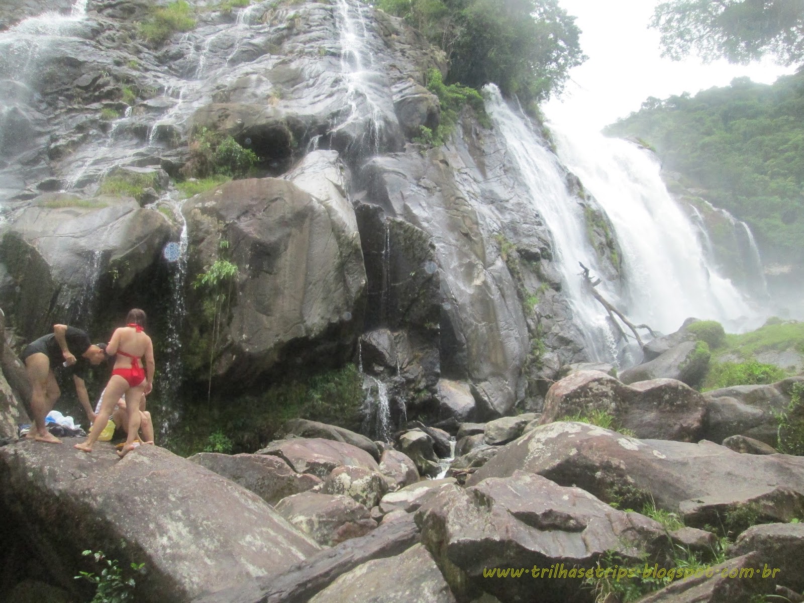 Trilhas e Cachoeiras